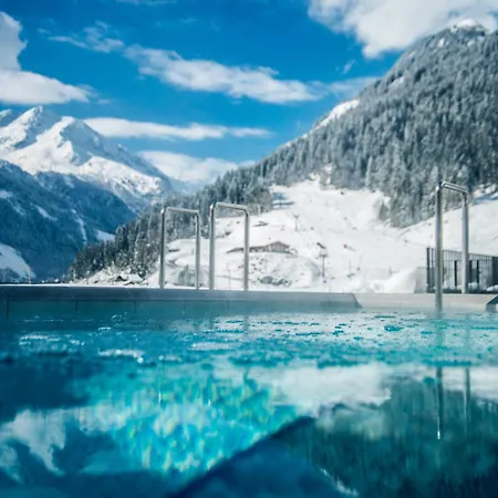 Thermenhotel Krone - Inklusive Felsentherme Hotel