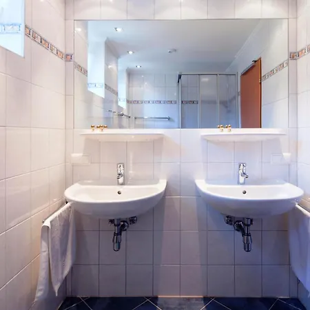 Thermenhotel Krone - Inklusive Felsentherme Bad Gastein
