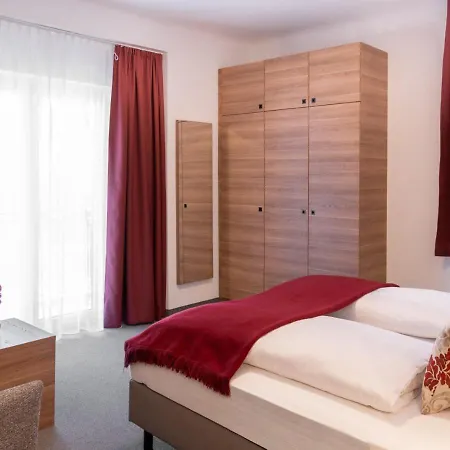 Thermenhotel Krone - Inklusive Felsentherme *