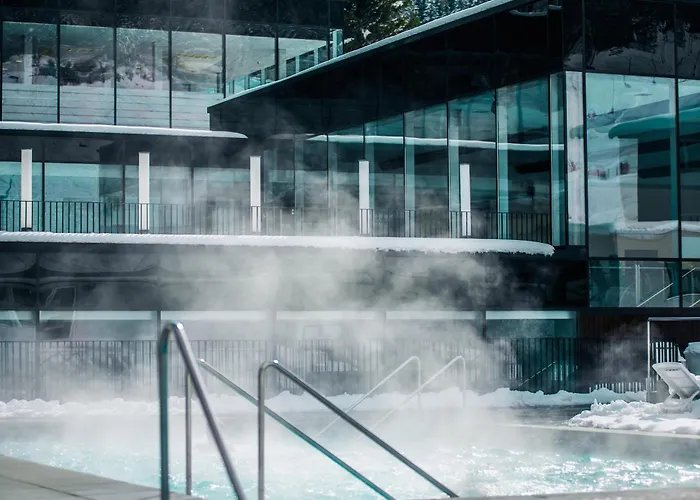 Thermenhotel Krone - Inklusive Felsentherme מלון *