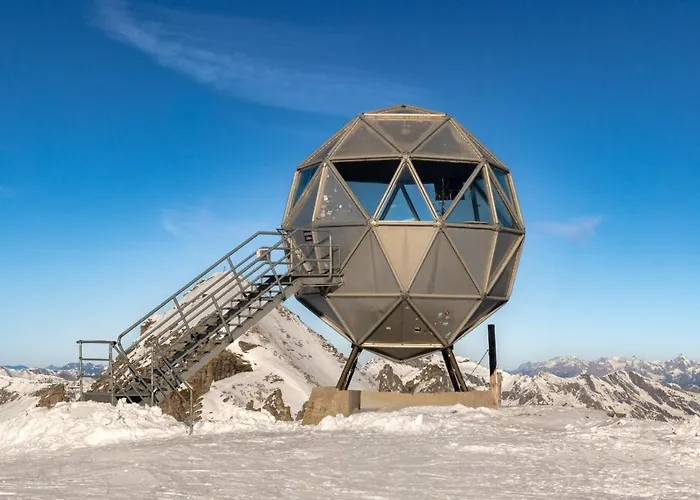 Thermenhotel Krone - Inklusive Felsentherme מלון