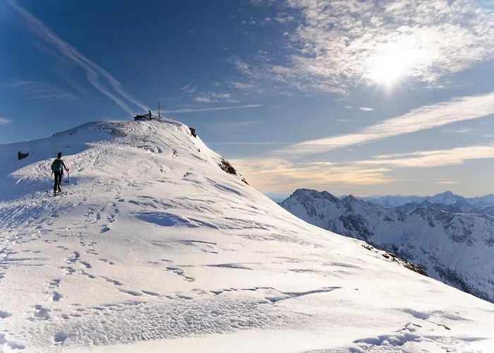 Thermenhotel Krone - Inklusive Felsentherme מלון *
