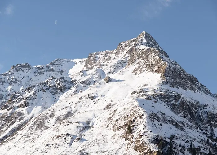 Thermenhotel Krone - Inklusive Felsentherme מלון